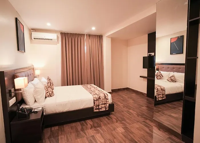 Deluxe King Room